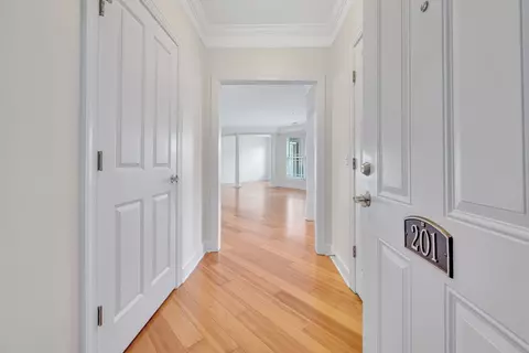 3102 W End Cir #201, Nashville, TN 37203