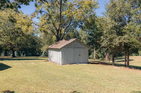 Exterior - 1309 Jackson Hollow Rd, Goodspring, TN 38460 photo 3 of 5