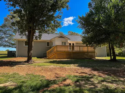Exterior - 1309 Jackson Hollow Rd, Goodspring, TN 38460 photo 2 of 5