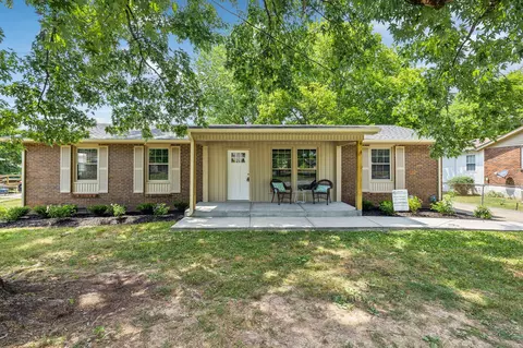 609 Shoma Dr, Shelbyville, TN 37160