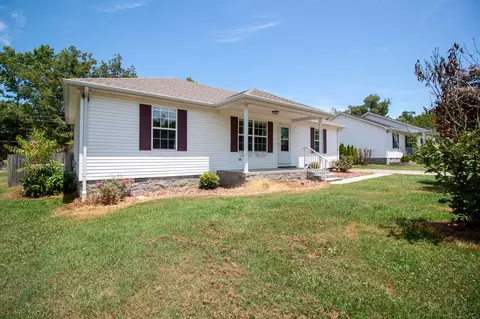 1206 Greenwood Ave, Tullahoma, TN 37388