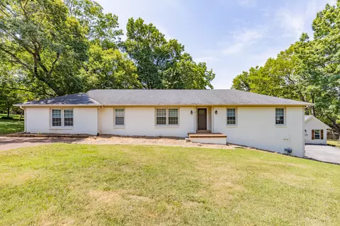 1014 Sunnyside Dr, Columbia, TN 38401