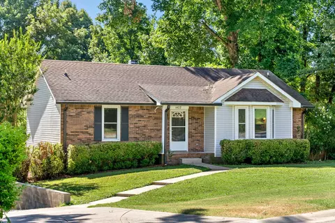 1422 Mcclardy Rd, Clarksville, TN 37042