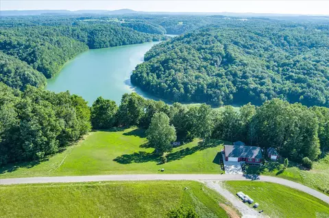 625 Amonett Cir, Byrdstown, TN 38549