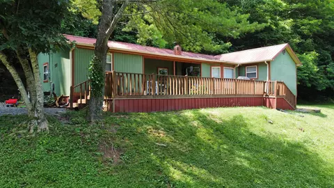 237 Coys Cove Ln, Gainesboro, TN 38562