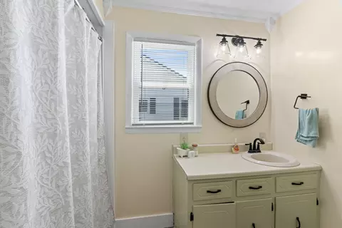 Bath - 203 Powell St, Decherd, TN 37324 photo 1 of 2