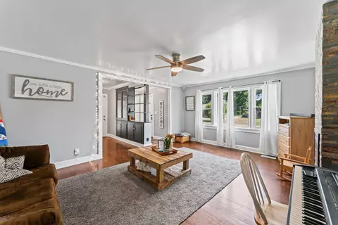 Living - 203 Powell St, Decherd, TN 37324 photo 1 of 1