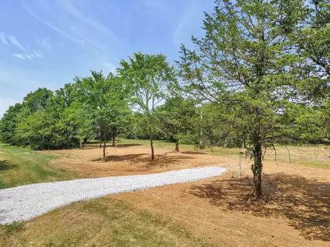 4131 Ball Ln, Chapel Hill, TN 37034