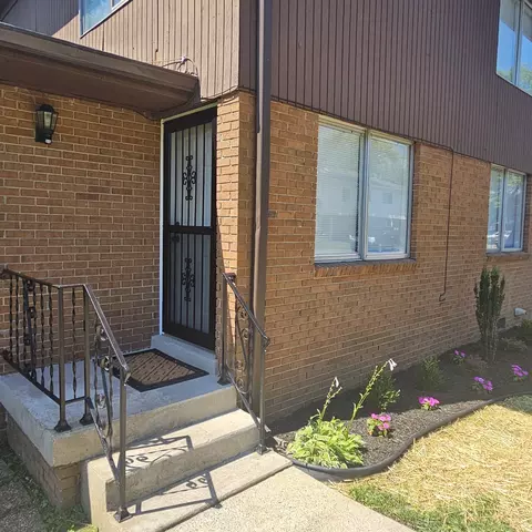250 Donna Dr #1A, Hendersonville, TN 37075