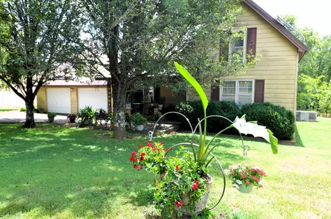 5616 Bunker Hill Rd, Pulaski, TN 38478