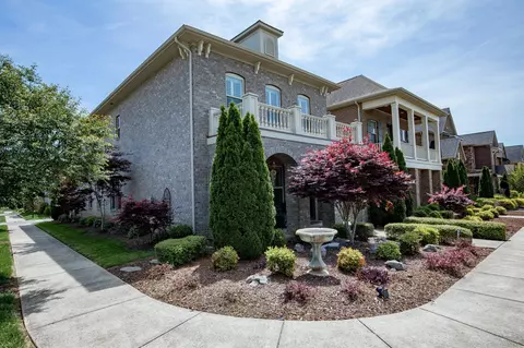180 Ashcrest Pt, Hendersonville, TN 37075
