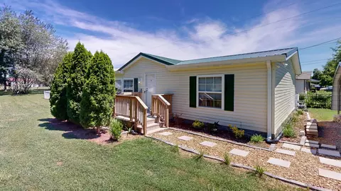 2013 Carter St, Westmoreland, TN 37186