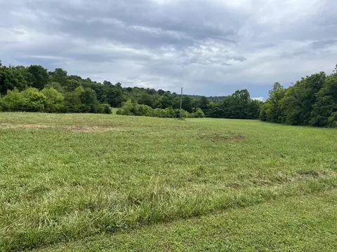 6 Martin Hollow Rd, Pleasant Shade, TN 37145