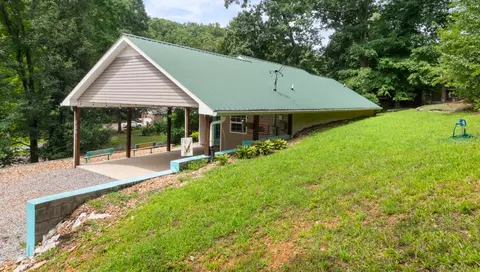 Exterior - 108 Riverview Dr, Dover, TN 37058 photo 2 of 8