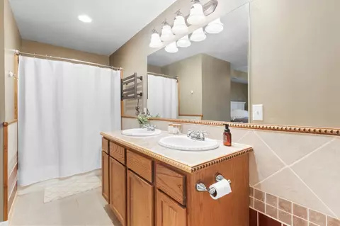 Bath - 108 Riverview Dr, Dover, TN 37058 photo 1 of 1