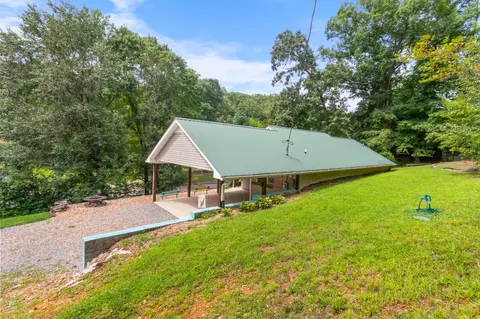 Exterior - 108 Riverview Dr, Dover, TN 37058 photo 4 of 8