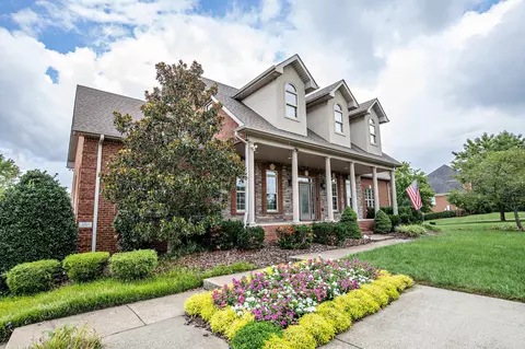 1417 Drakes Creek Rd, Hendersonville, TN 37075