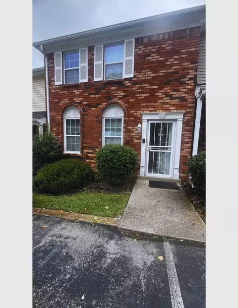 131 Five Oaks Dr, Nashville, TN 37217