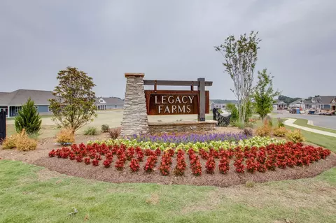 7138 Lang Ave, White House, TN 37188