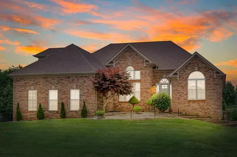 4268 N Woodstock Dr, Clarksville, TN 37040