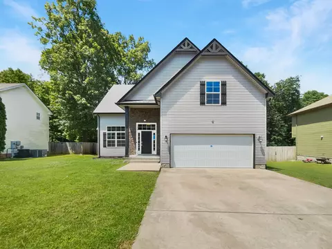 2782 Ann Dr, Clarksville, TN 37040