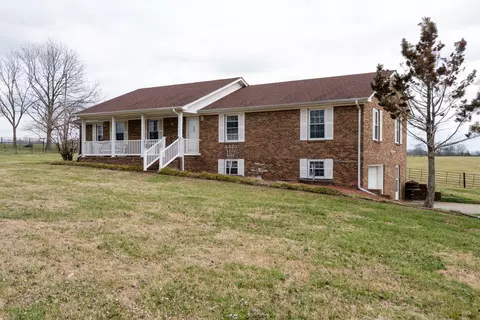 329 N Main St, Erin, TN 37061