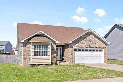 1005 Harding Dr, Clarksville, TN 37042