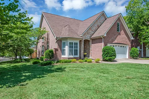 108 Mcknight Ln, Nashville, TN 37221
