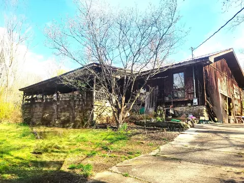 1366 Panhandle Rd, Manchester, TN 37355