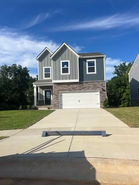 7202 Lang Ave, White House, TN 37188