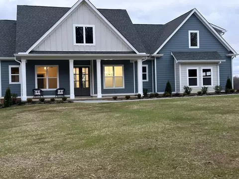 1294 Laws Rd, Mcminnville, TN 37110