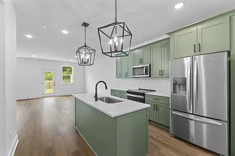 215 Panther Dr, Murfreesboro, TN 37127