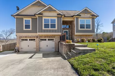 7440 Pfizer Dr, Ooltewah, TN 37363