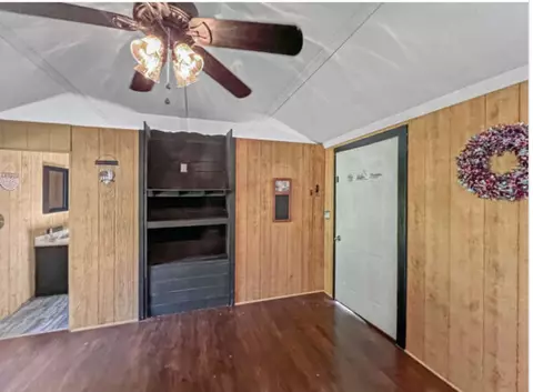 Entry Way - 408 Ginger Dr, Dover, TN 37058 photo 3 of 3