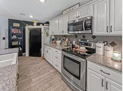 Kitchen - 408 Ginger Dr, Dover, TN 37058 photo 1 of 4