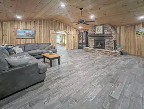 Living - 408 Ginger Dr, Dover, TN 37058 photo 1 of 1