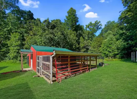 Exterior - 408 Ginger Dr, Dover, TN 37058 photo 8 of 11