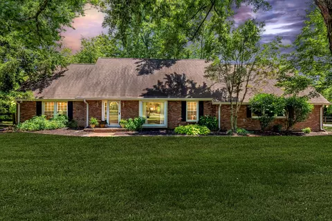 9015 Hood Pl, Brentwood, TN 37027