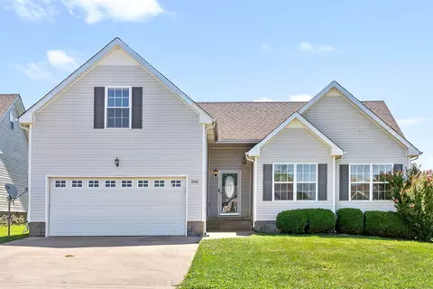 3743 Cindy Jo Dr N, Clarksville, TN 37040