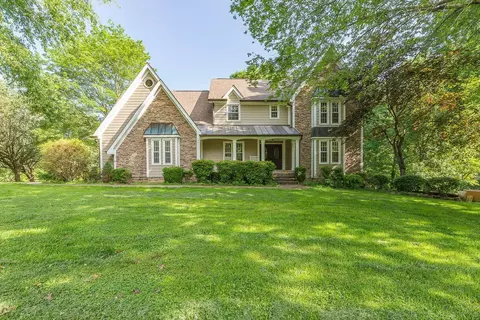 721 Morning Shadows Dr, Chattanooga, TN 37421