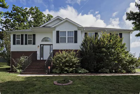 1885 Hazel Alder Ln, Soddy Daisy, TN 37379