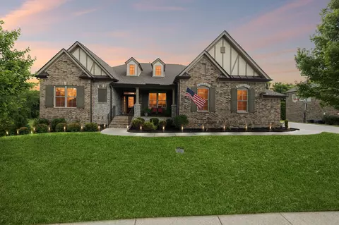 7000 Crimson Leaf Ln, College Grove, TN 37046