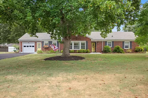 2804 Mere Dr, Columbia, TN 38401