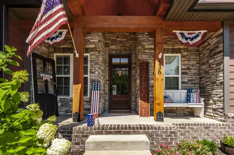 136 Bloomsbury Dr, Portland, TN 37148