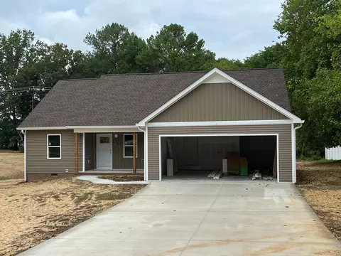 109 Oak Park Dr, Tullahoma, TN 37388