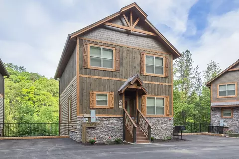 2017 Myrtle Way, Pigeon Forge, TN 37863