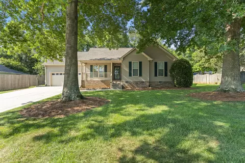 2125 Dothan Dr, Murfreesboro, TN 37128