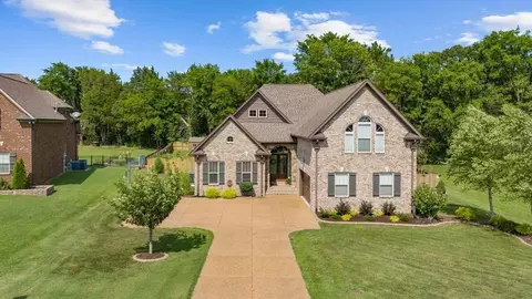 3195 Colchester Cir, Lebanon, TN 37087