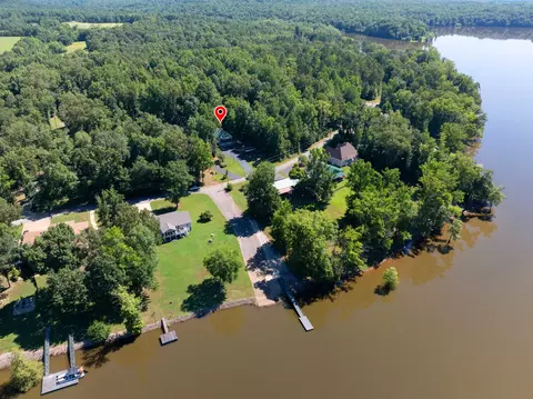 292 Featherfoot Parkway Loop, Parsons, TN 38363
