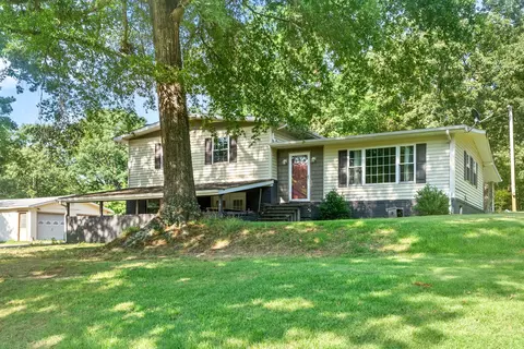 636 Sulphur Creek Rd, Big Sandy, TN 38221
